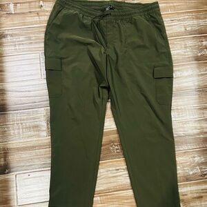 North face women’s cargo capri joggers